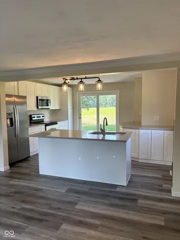 7150 W 450 S Columbus IN 47201