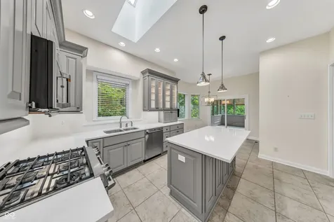 8069 Middle Bay Lane Indianapolis IN 46236