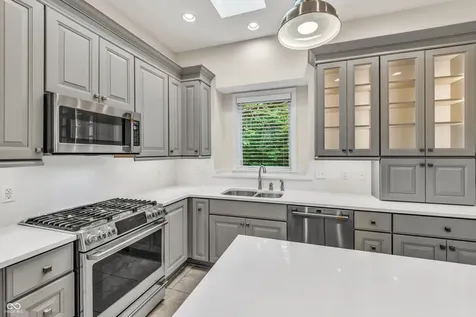 8069 Middle Bay Lane Indianapolis IN 46236