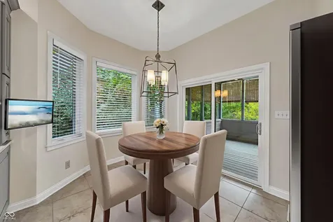 8069 Middle Bay Lane Indianapolis IN 46236