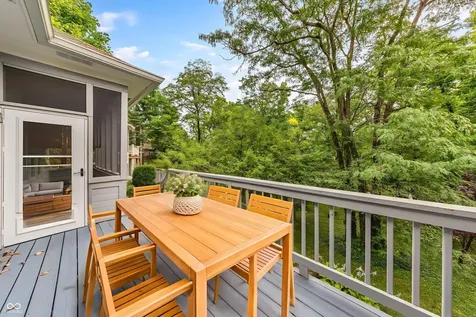 8069 Middle Bay Lane Indianapolis IN 46236