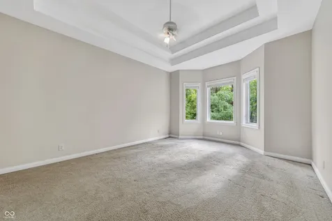 8069 Middle Bay Lane Indianapolis IN 46236