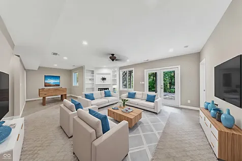 8069 Middle Bay Lane Indianapolis IN 46236