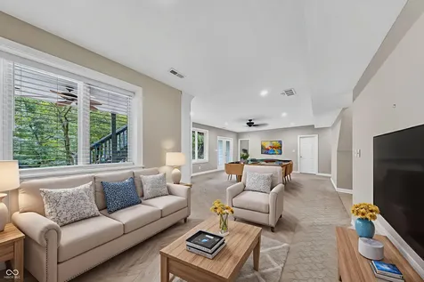 8069 Middle Bay Lane Indianapolis IN 46236