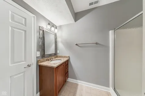 8069 Middle Bay Lane Indianapolis IN 46236