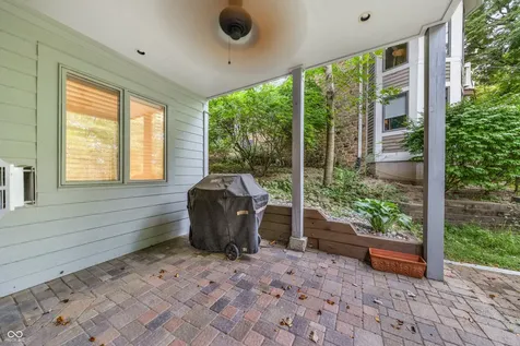 8069 Middle Bay Lane Indianapolis IN 46236