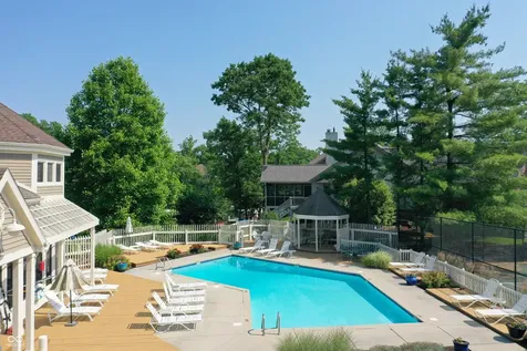 8069 Middle Bay Lane Indianapolis IN 46236