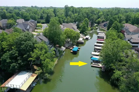 8069 Middle Bay Lane Indianapolis IN 46236