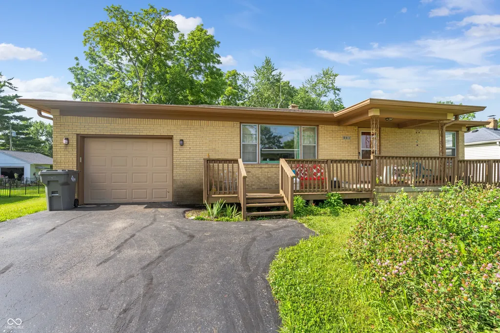 8813 E 16th Street Indianapolis IN 46219