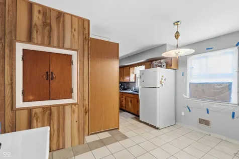 8813 E 16th Street Indianapolis IN 46219