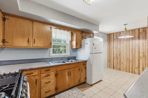 8813 E 16th Street Indianapolis IN 46219