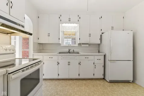 5229 E 16th Indianapolis IN 46218