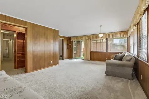 5229 E 16th Indianapolis IN 46218