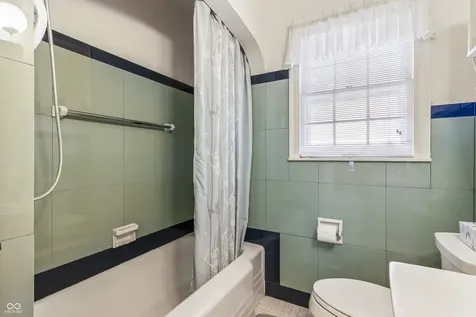 5229 E 16th Indianapolis IN 46218