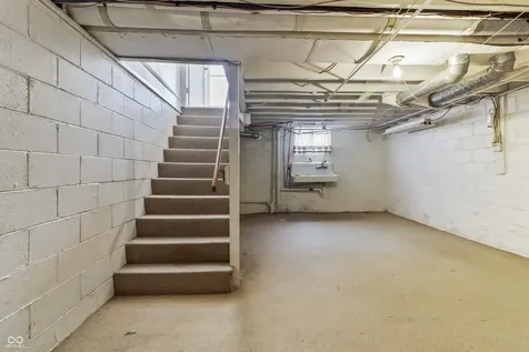 5229 E 16th Indianapolis IN 46218