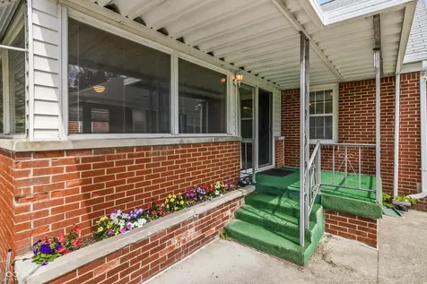 5229 E 16th Indianapolis IN 46218