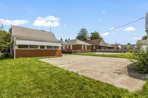 5229 E 16th Indianapolis IN 46218
