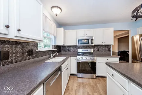 111 Oakview Drive Mooresville IN 46158