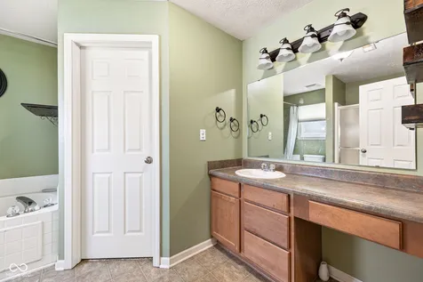 892 Flying Sun Drive Avon IN 46123
