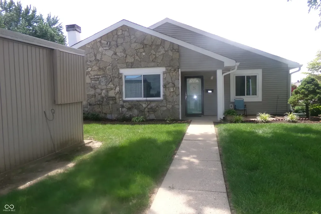 2813 Country Estates Drive Indianapolis IN 46227