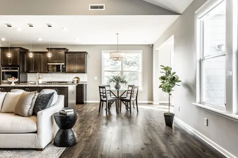 8035 Shaldon Court Zionsville IN 46077