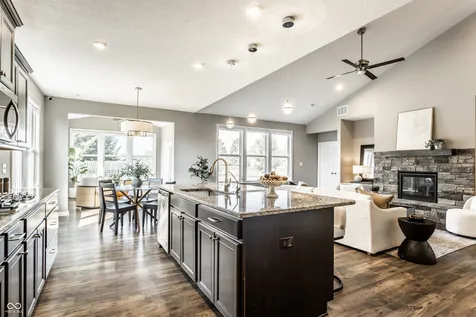 8035 Shaldon Court Zionsville IN 46077