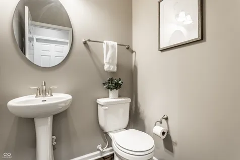 8035 Shaldon Court Zionsville IN 46077