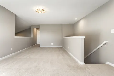 8035 Shaldon Court Zionsville IN 46077
