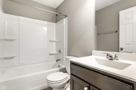 8035 Shaldon Court Zionsville IN 46077