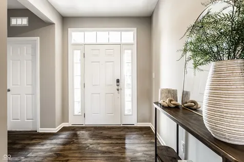 8035 Shaldon Court Zionsville IN 46077