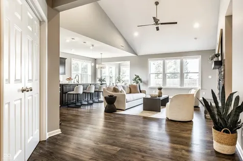 8035 Shaldon Court Zionsville IN 46077