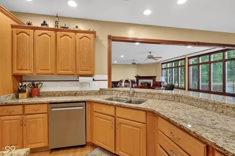 10765 Forest Lake Court Indianapolis IN 46278