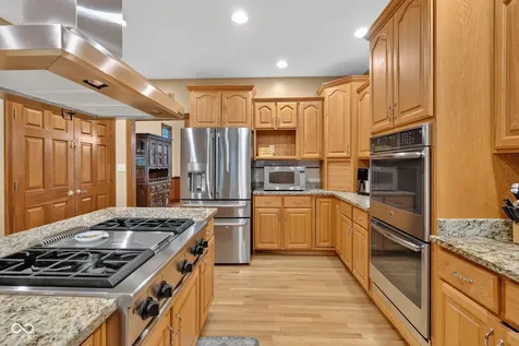 10765 Forest Lake Court Indianapolis IN 46278