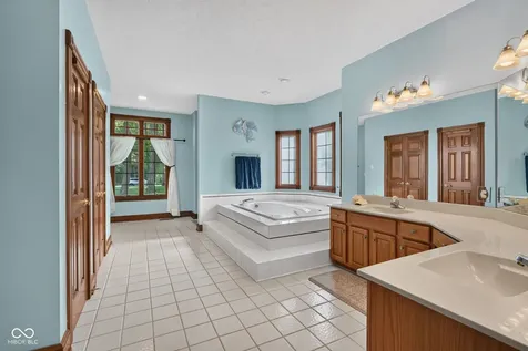 10765 Forest Lake Court Indianapolis IN 46278