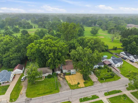 815 W Vinyard Street Anderson IN 46011