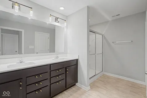 379 Oakswept Way Greenfield IN 46140