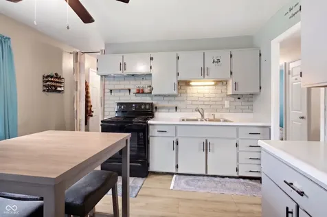 1803 W Fairlawn Way Anderson IN 46011