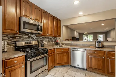 9572 Chalmers Street Fishers IN 46038