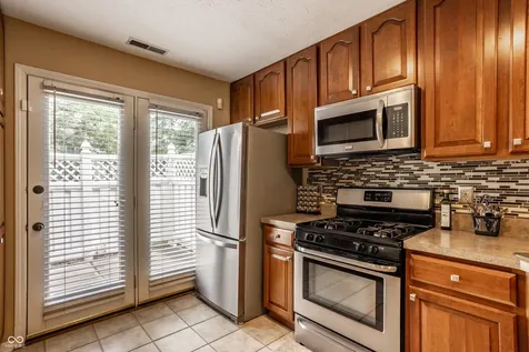 9572 Chalmers Street Fishers IN 46038
