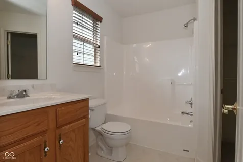 10721 Oriole Court Indianapolis IN 46231