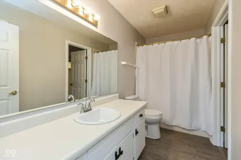 9526 Bay Vista E Drive Indianapolis IN 46250