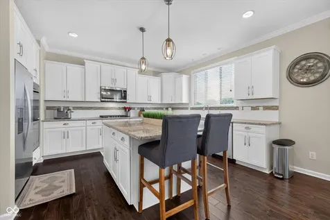 11137 Glen Avon Way Zionsville IN 46077