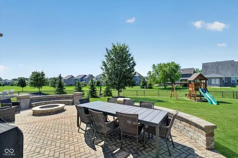 11137 Glen Avon Way Zionsville IN 46077