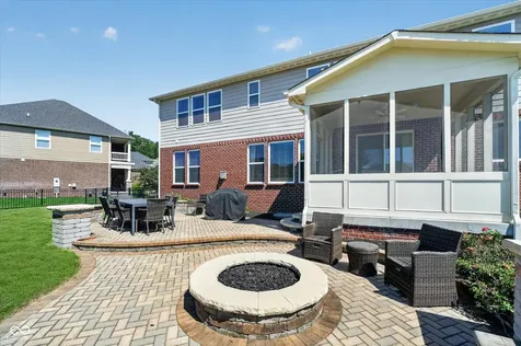 11137 Glen Avon Way Zionsville IN 46077