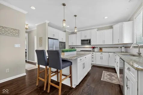 11137 Glen Avon Way Zionsville IN 46077