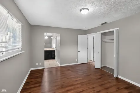1745 Orchid Court Indianapolis IN 46219