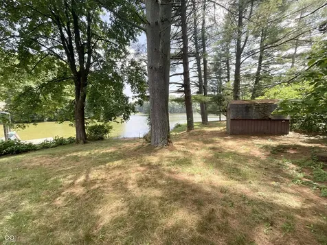 6190 North Drive Poland IN 47868