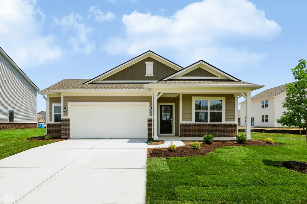 1588 Pine Circle Franklin IN 46131