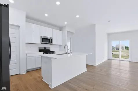 1588 Pine Circle Franklin IN 46131