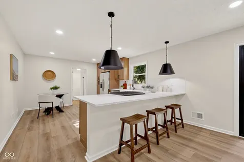 9230 Westfield Indianapolis IN 46240